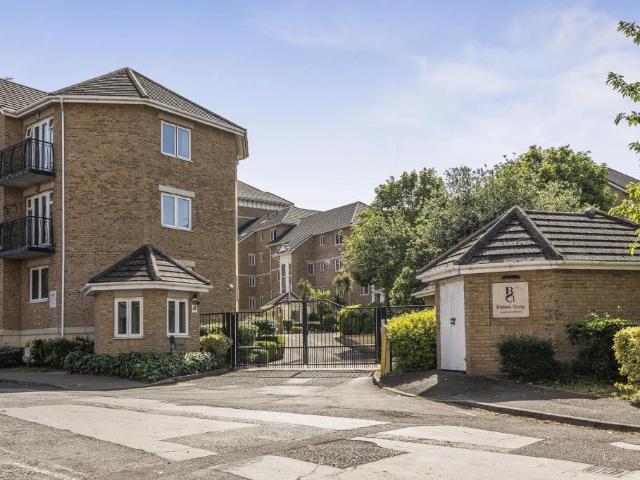 Flat for sale in Newtown, Reading