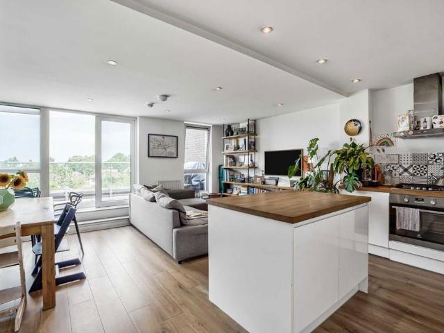 Flat for sale in Sudbury, Greater London