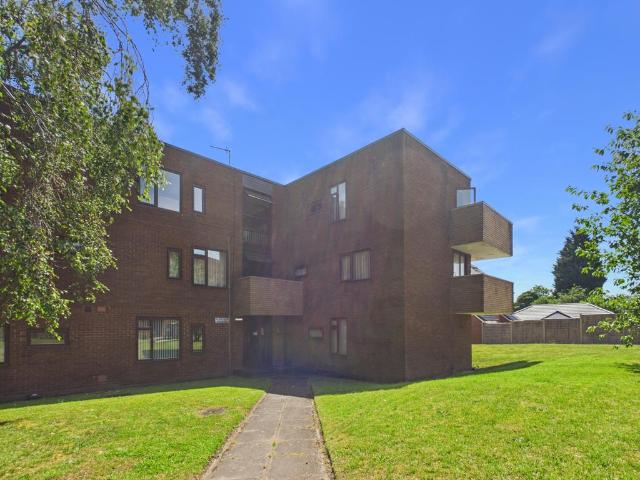 Flat for sale in Sutton Coldfield, West Midlands