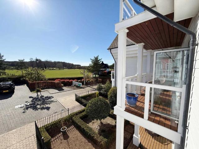 Flat for sale in Kings Hill, Tonbridge and Malling