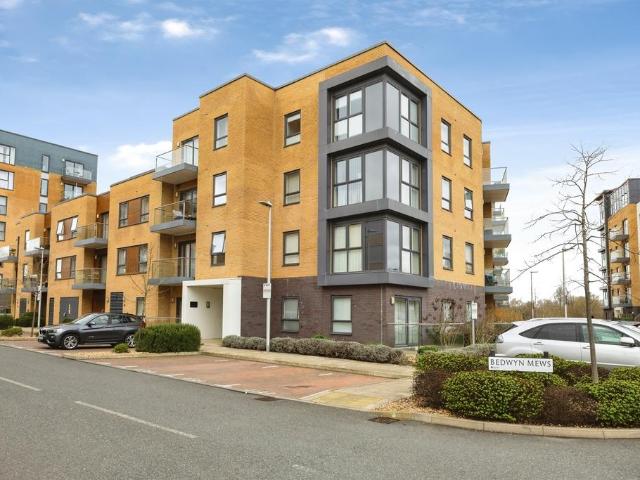 Flat for sale in Whitley, Reading