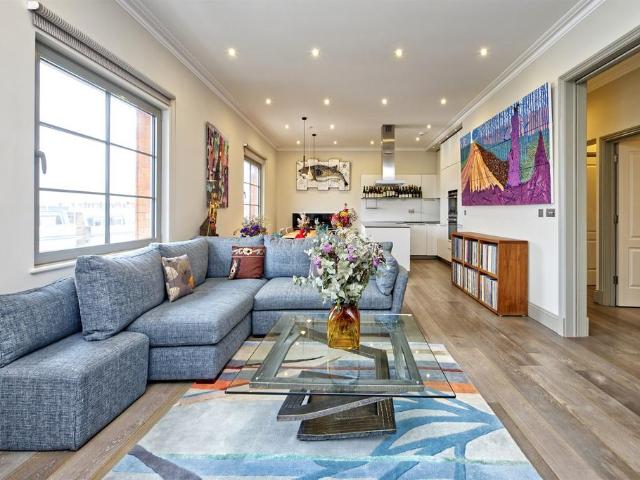 Flat for sale in Notting Hill, Greater London
