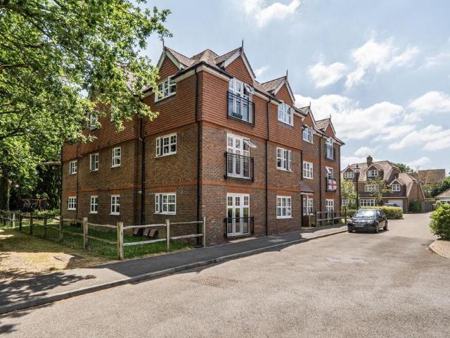 Flat for sale in Horsham, West Sussex