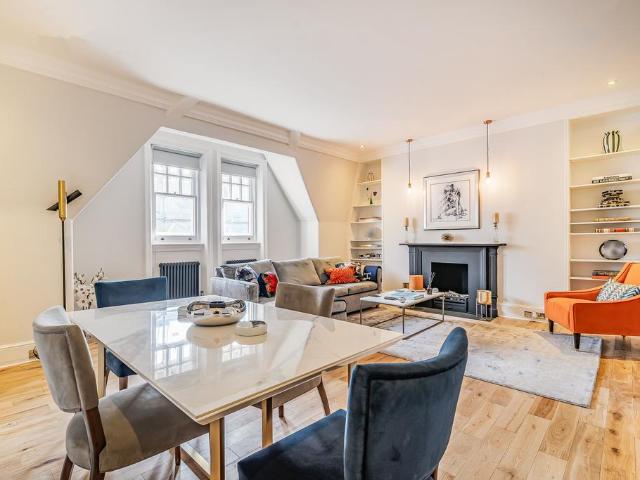Flat for sale in Royal Borough of Kensington and Chelsea, Greater London