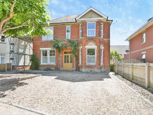 Flat for sale in Bournemouth
