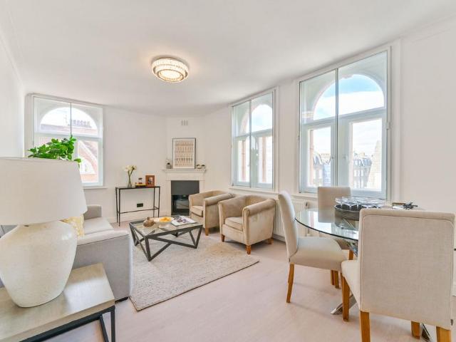 Flat for sale in East Marylebone, Greater London
