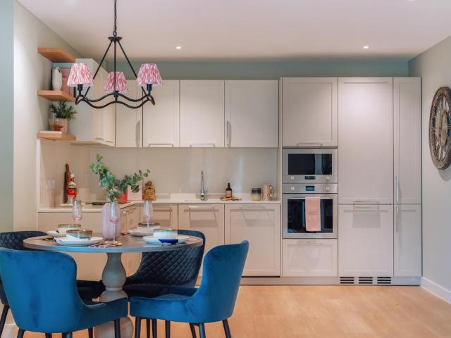 Flat for sale in Shiplake, Berrick Salome