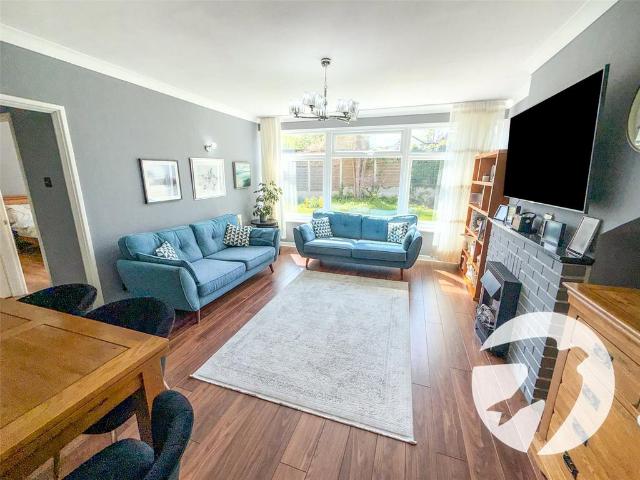 Flat for sale in Mottingham, Greater London