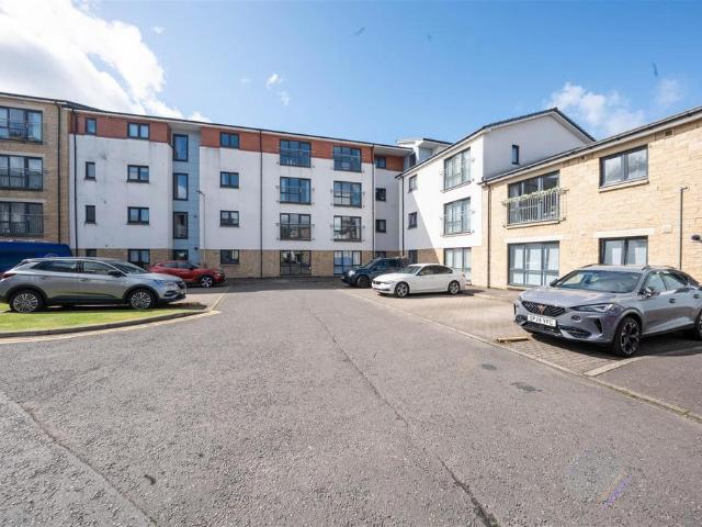 Flat for sale in Muirton, Perth