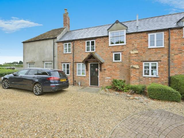 Flat for sale in Oundle