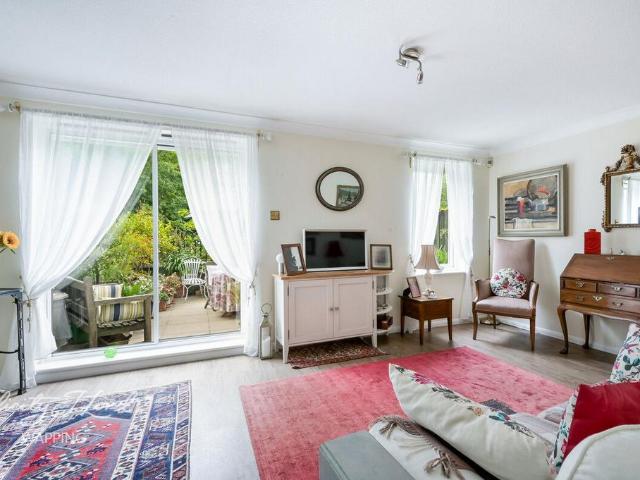 Flat for sale in St. George in the East, Whitechapel