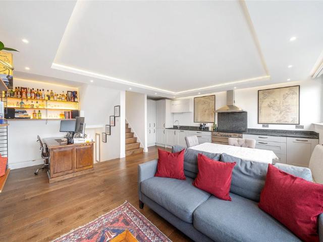 Flat for sale in Belgravia, Greater London