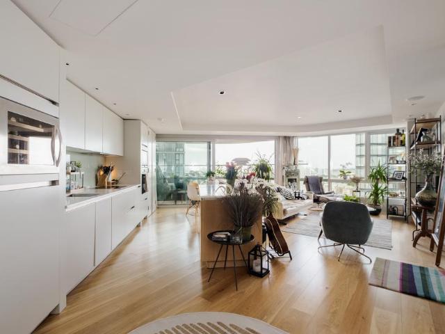 Flat for sale in Finsbury, Greater London