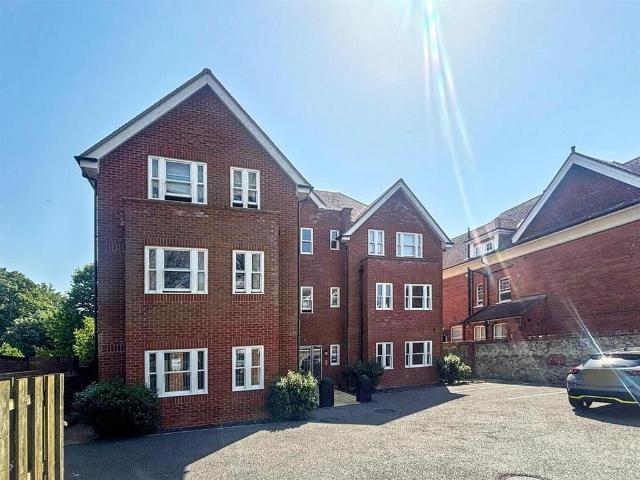 Flat for sale in Eastbourne, East Sussex