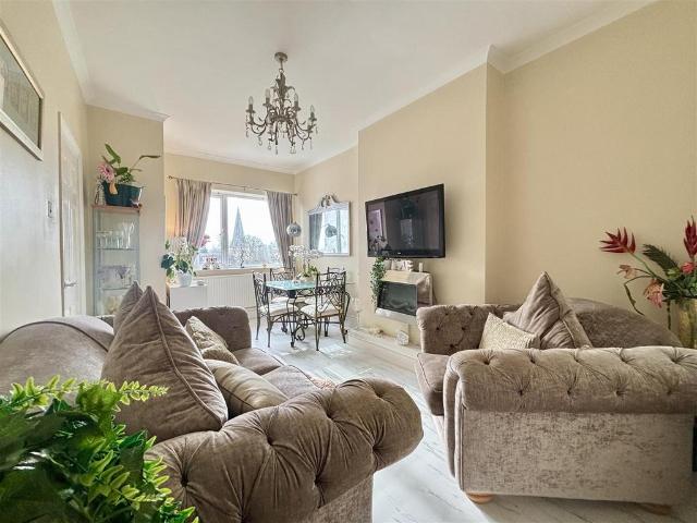 Flat for sale in Nangreaves, Wales