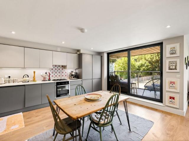 Flat for sale in River, Ash