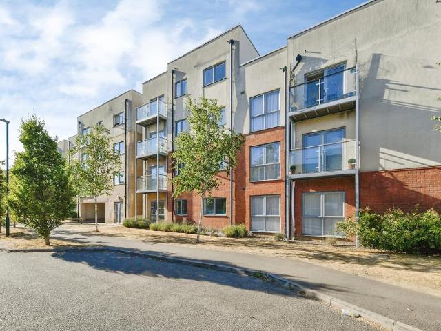 Flat for sale in Pin Green Industrial Area, Shephall