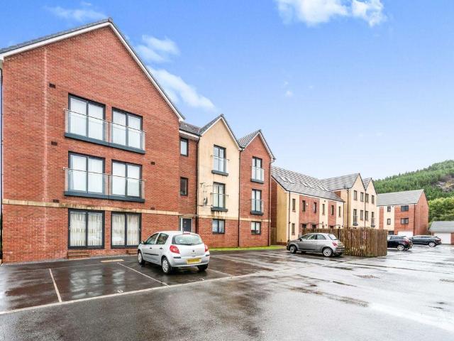 Flat for sale in Nangreaves, Wales