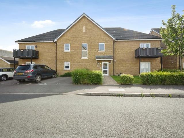 Flat for sale in Leighton-Linslade, Leighton Buzzard