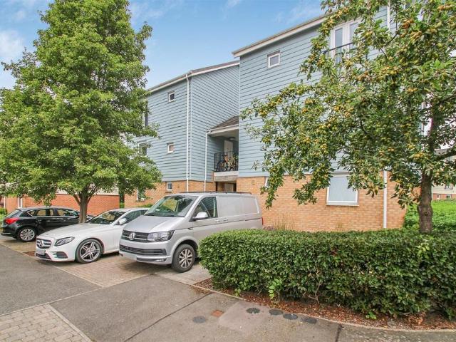 Flat for sale in New Bilton