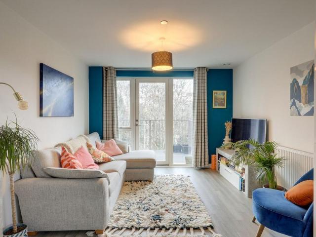 Flat for sale in London Borough of Lewisham, Ladywell