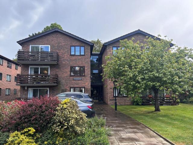 Flat for sale in Beckenham, Greater London