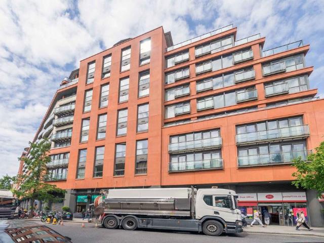 Flat for sale in Paddington, Greater London