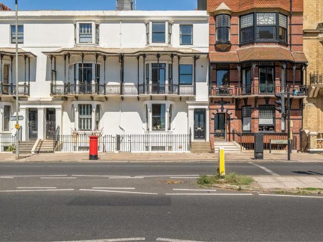 Flat for sale in Aldrington