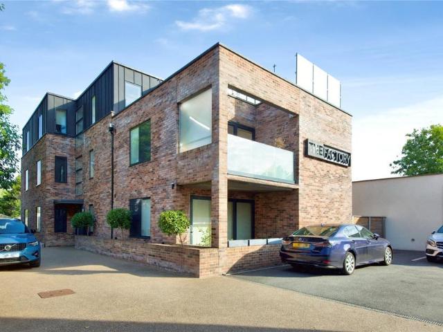 Flat for sale in London Borough of Barnet, Greater London