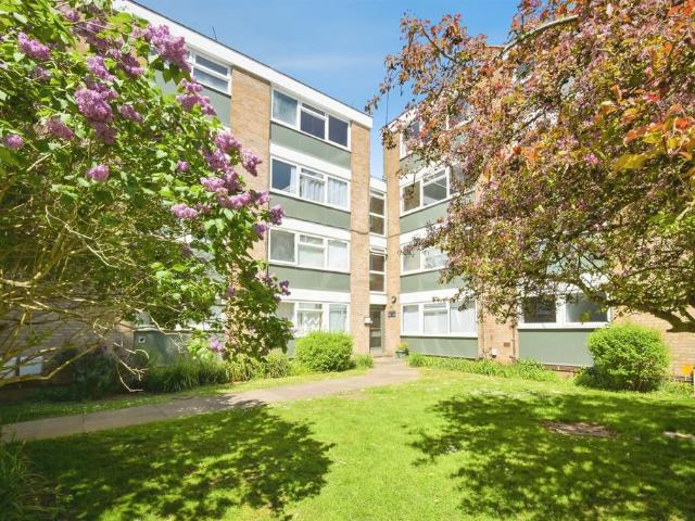 Flat for sale in St Albans, Five Acres