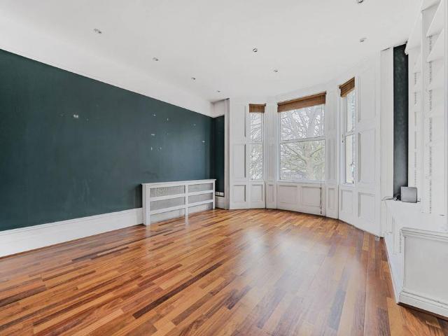 Flat for sale in West Kensington, Greater London
