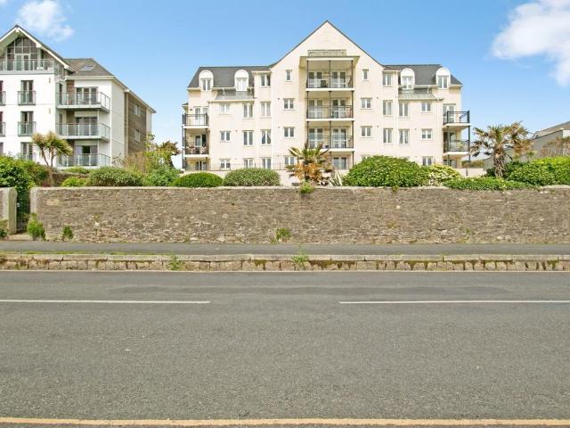 Flat for sale in Falmouth, Cornwall