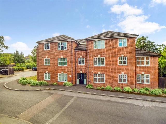 Flat for sale in Barton Stacey, Hampshire