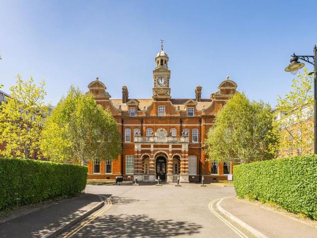 Flat for sale in Heigham Grove, East Bank