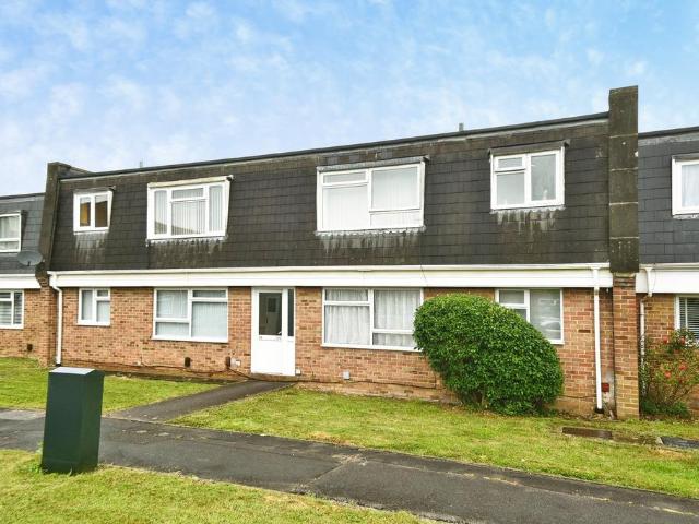Flat for sale in Haydon Wick, Swindon