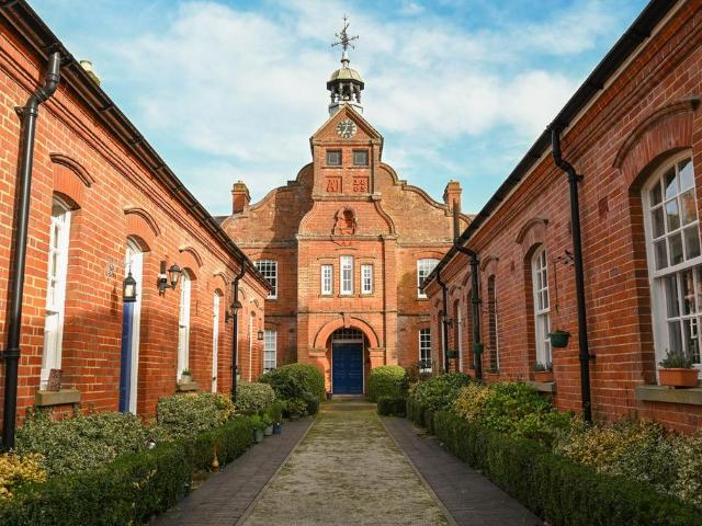 Flat for sale in Horseport, Ashurst Bridge