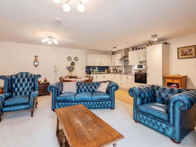 Flat for sale in Lambrook, Rumwell