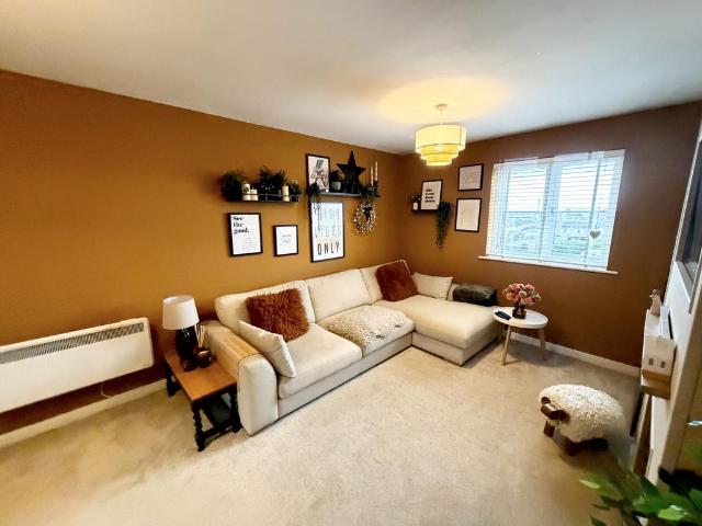 Flat for sale in Llanelli, Wales