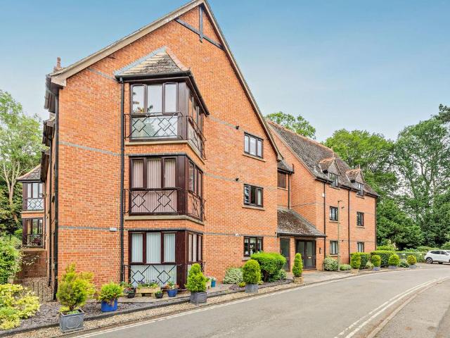 Flat for sale in Evershot, Oxfordshire