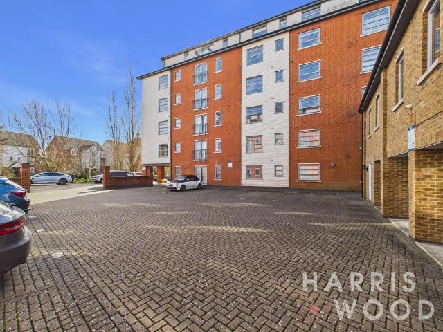 Flat for sale in Fordham Heath, Essex