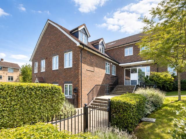 Flat for sale in Watford Rural, Batchworth