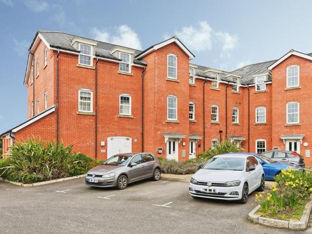 Flat for sale in Martyrs Field, The Bridge