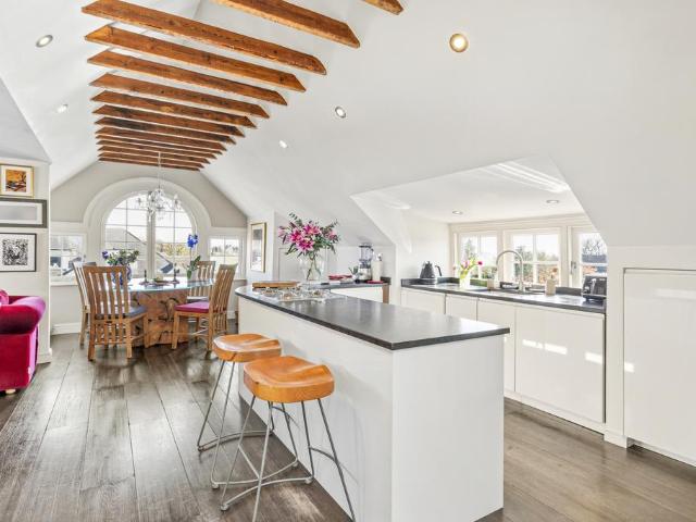 Flat for sale in West Hampstead, Greater London