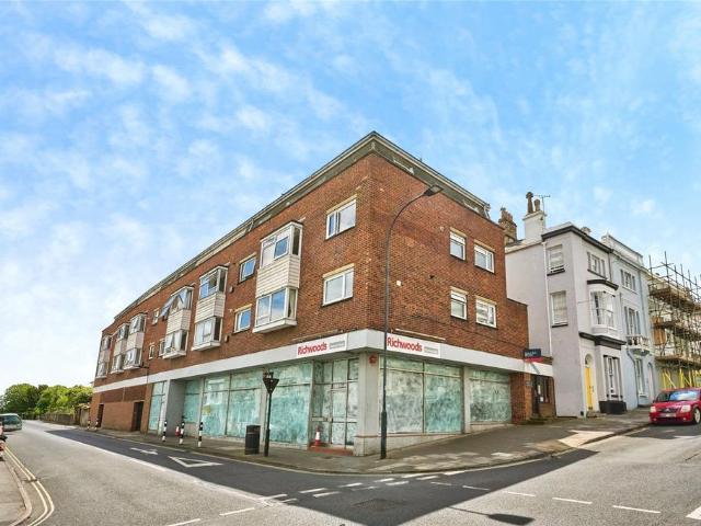 Flat for sale in Oakfield, Ryde