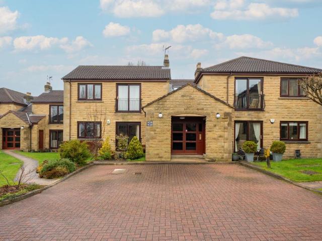 Flat for sale in Harlow, Harrogate