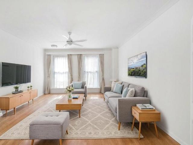Flat for sale in Victoria, Greater London