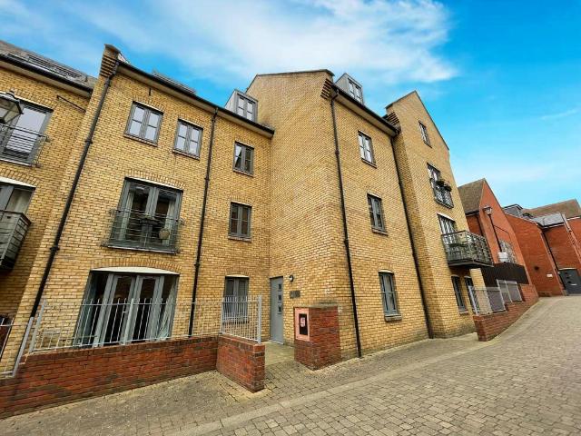 Flat for sale in King's Walden, Hertfordshire