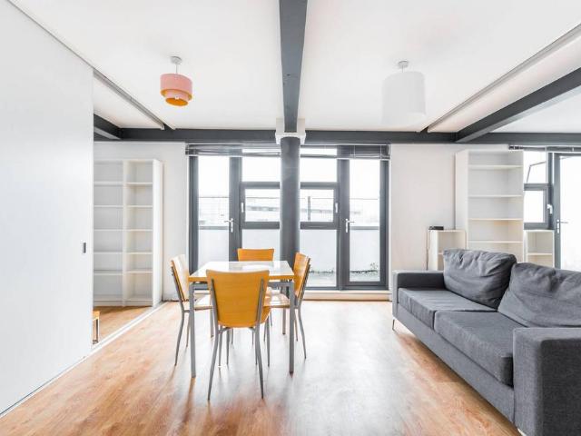 Flat for sale in Stratford Marsh, Greater London