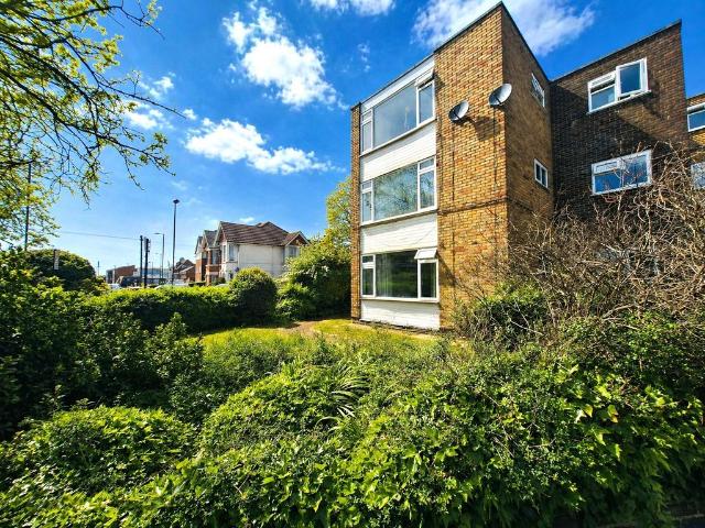 Flat for sale in Hill, City Of Southampton