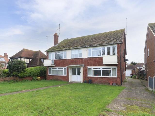 Flat for sale in Millmead, Acol